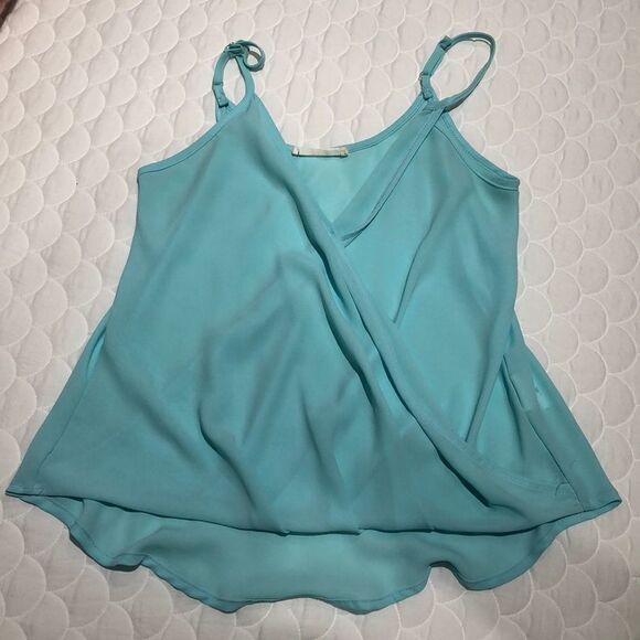 🏷️ 5 for $25 - LUSH Faux Wrap Cami - Picture 2 of 4